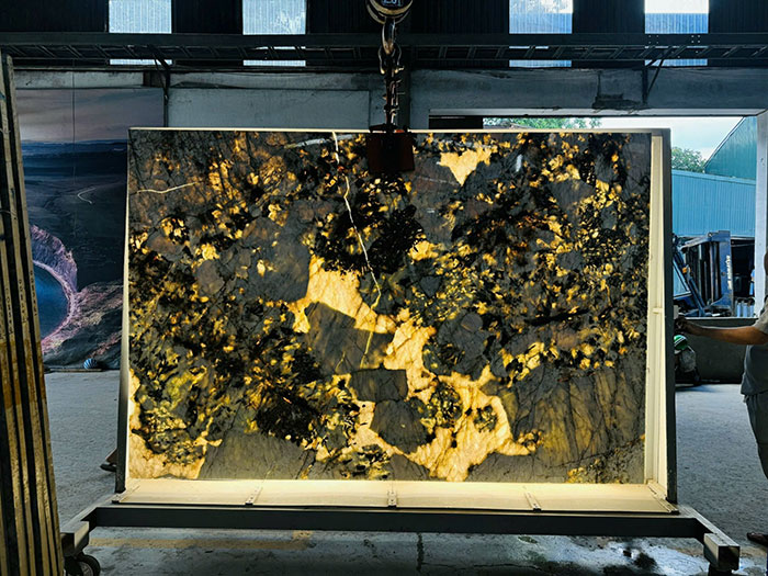 Tranh đ&aacute; xuy&ecirc;n s&aacute;ng TDXS23 d&aacute;ng đứng